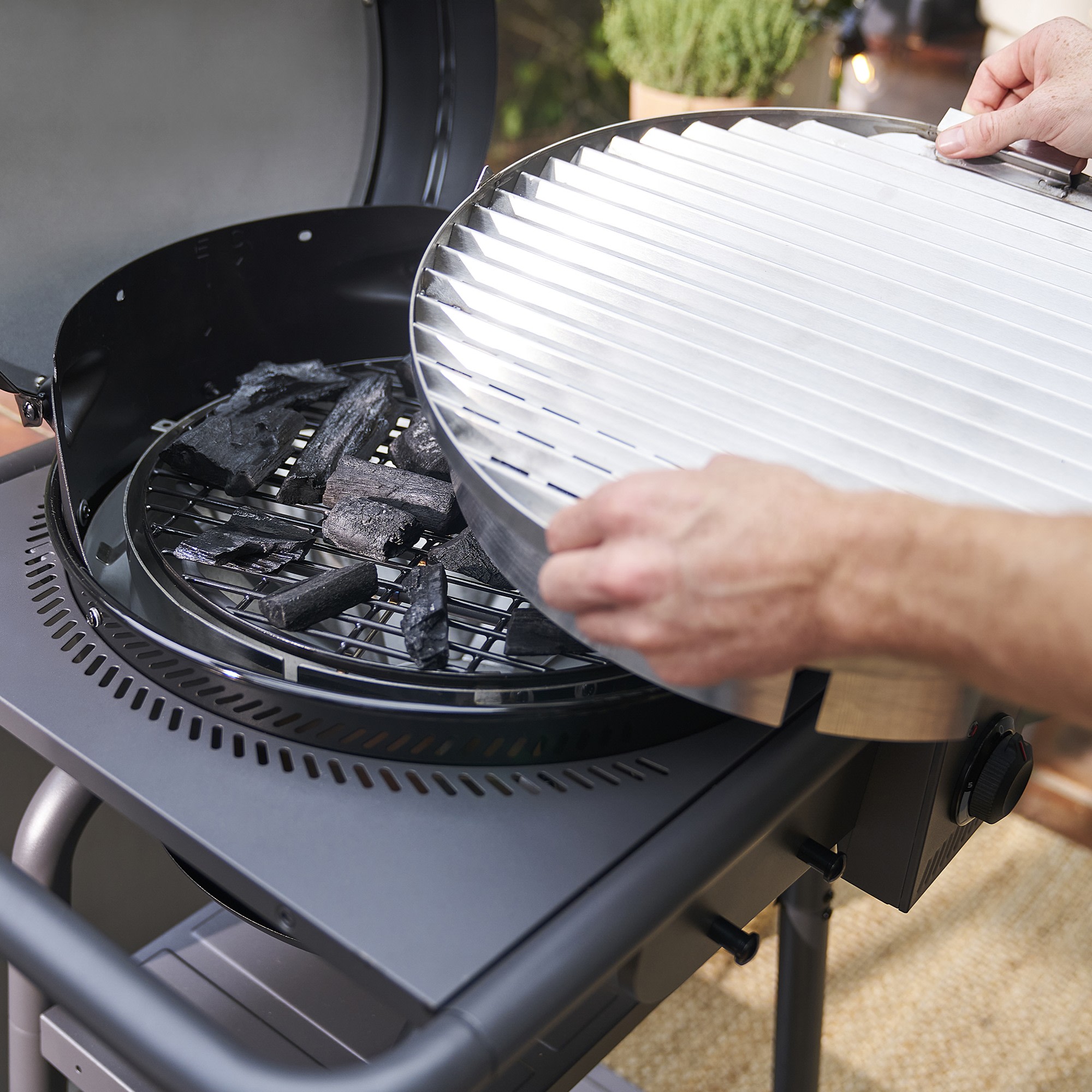 Char-Broil Patiobistro El/Hyb. Grill - Gasgrillar - 4260547599733 - 3